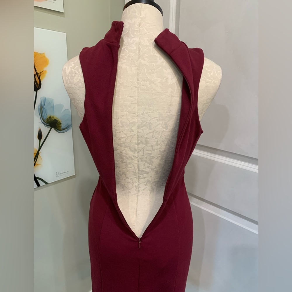 French Connection bodycon burgundy dress. Great for office or cocktail! - Picture 5 of 7